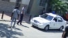Vigilancia policial a la sede las Damas de Blanco /Foto Berta Soler, Twitter