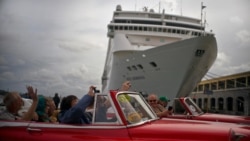 Los enfermos se trasladan en carretilla mientras se compran autos para el turismo Los enfermos se trasladan en carretilla mientras se compran autos para el turismo