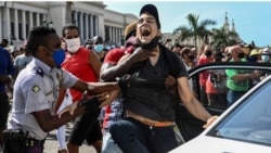 Cubanos enfrentan amenazas por denuncias en redes sociales. Cubanos enfrentan amenazas por denuncias en redes sociales.